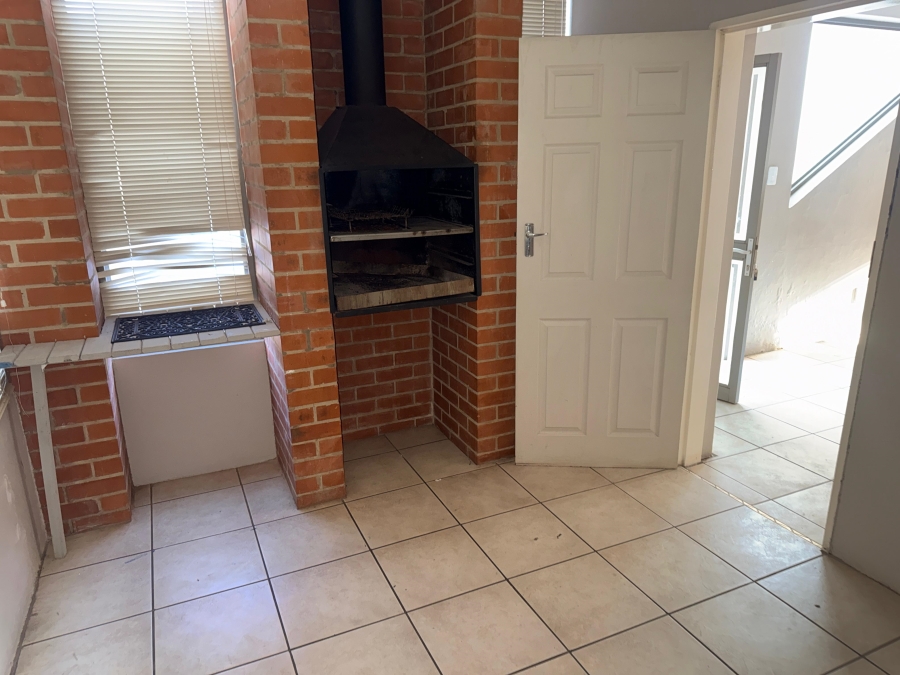 To Let 2 Bedroom Property for Rent in Dassie Rand North West